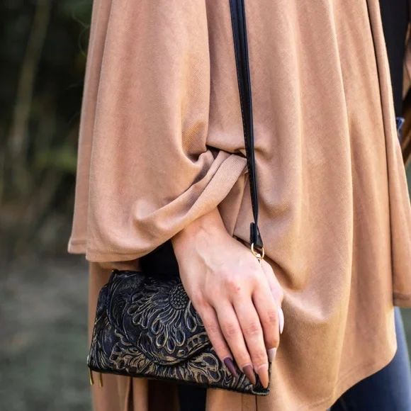 L&B Black & Gold tooled crossbody strap wallet - Picture 8 of 9